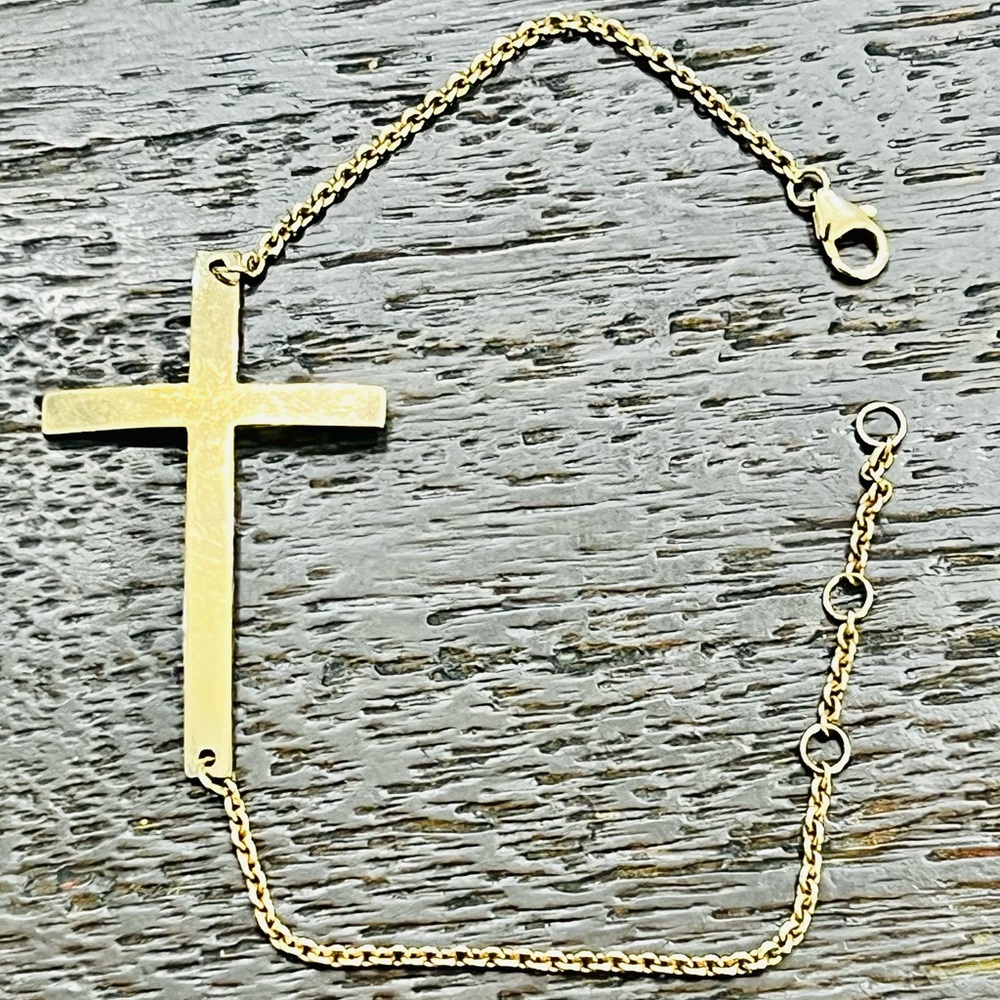 Lovely 925 gold plated cross chain link bracelet!
